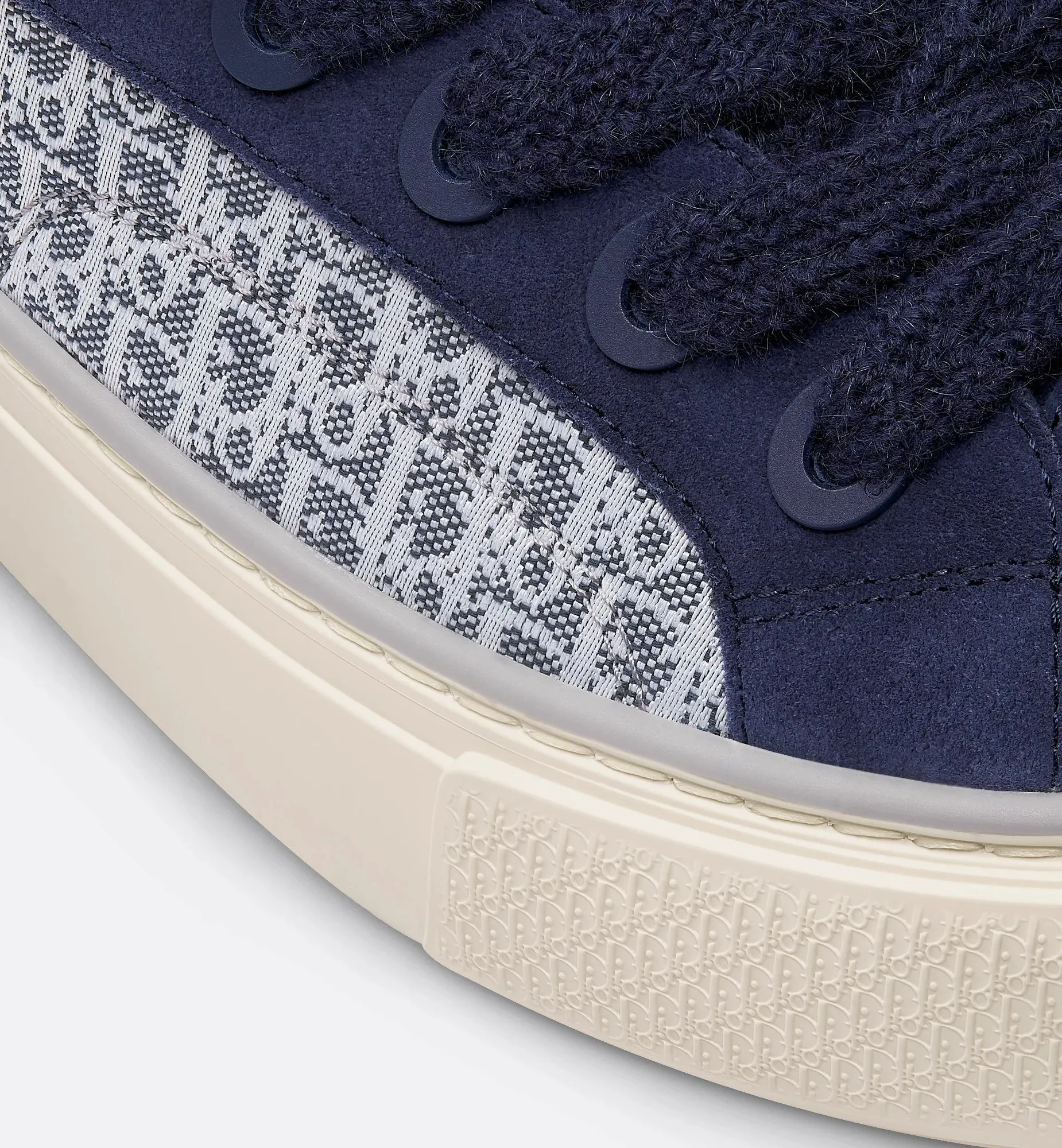 "B33" Spin Sneaker