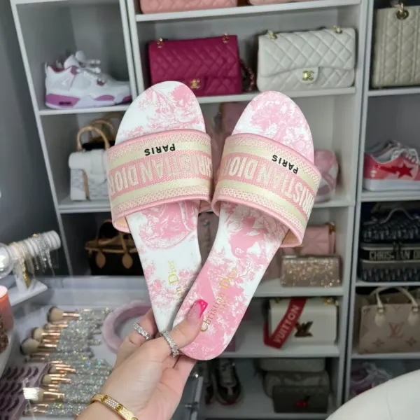 Christy sandals light pink