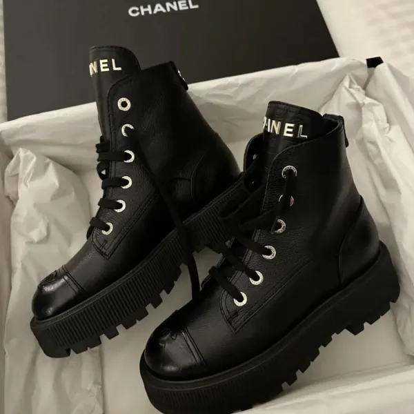 LACE UP LOGO ANKLE BOOTS