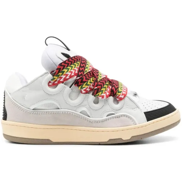"Curb-Sneaker"