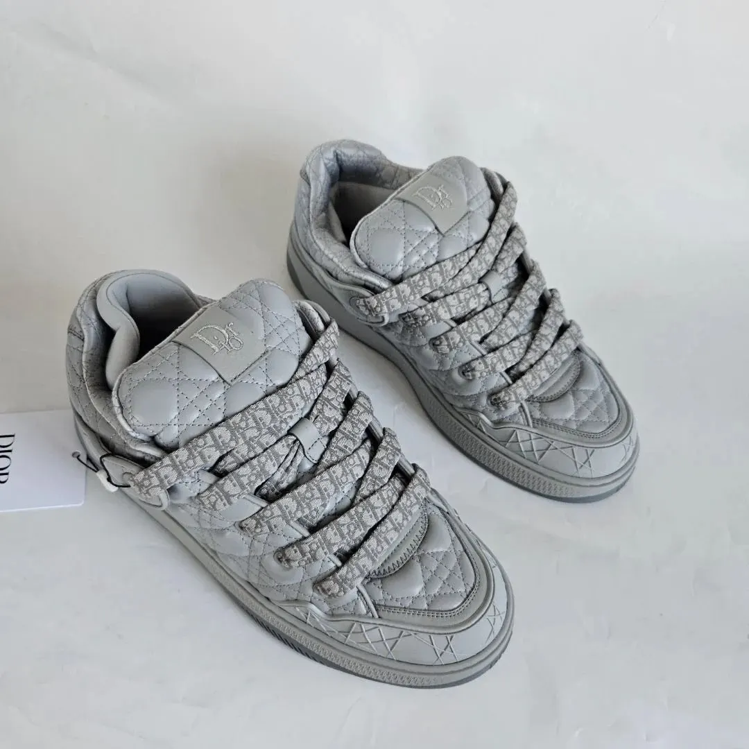 "B9" Sneaker