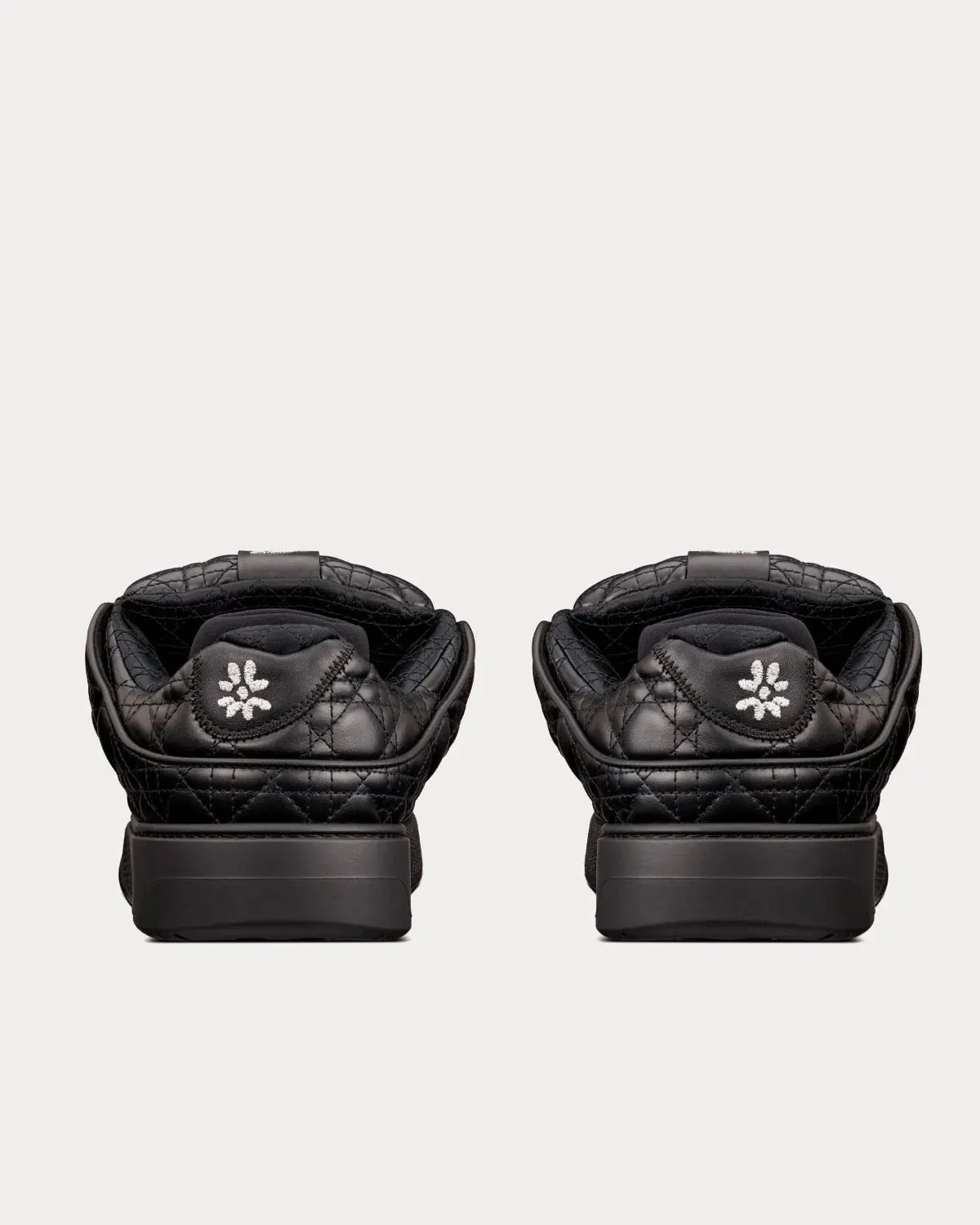 "B9" Sneaker