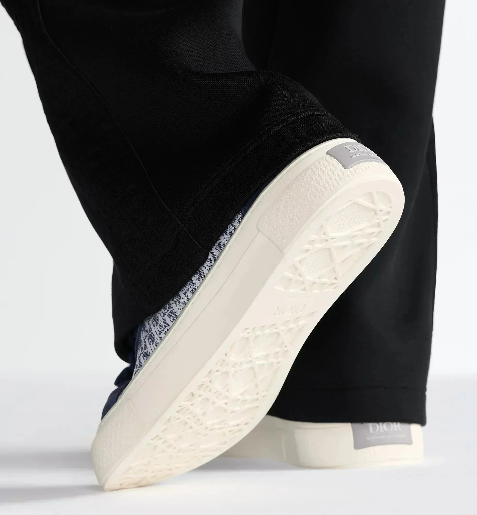 "B33" Spin Sneaker